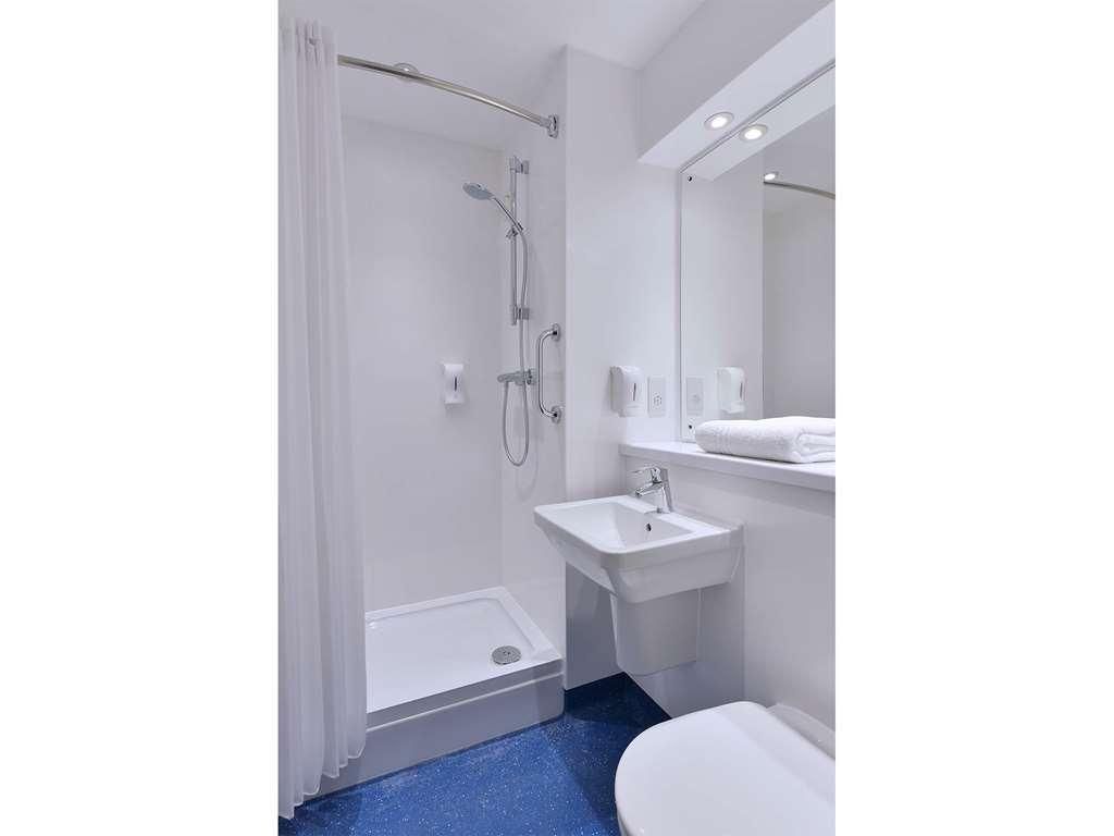 Travelodge Droitwich Szoba fotó