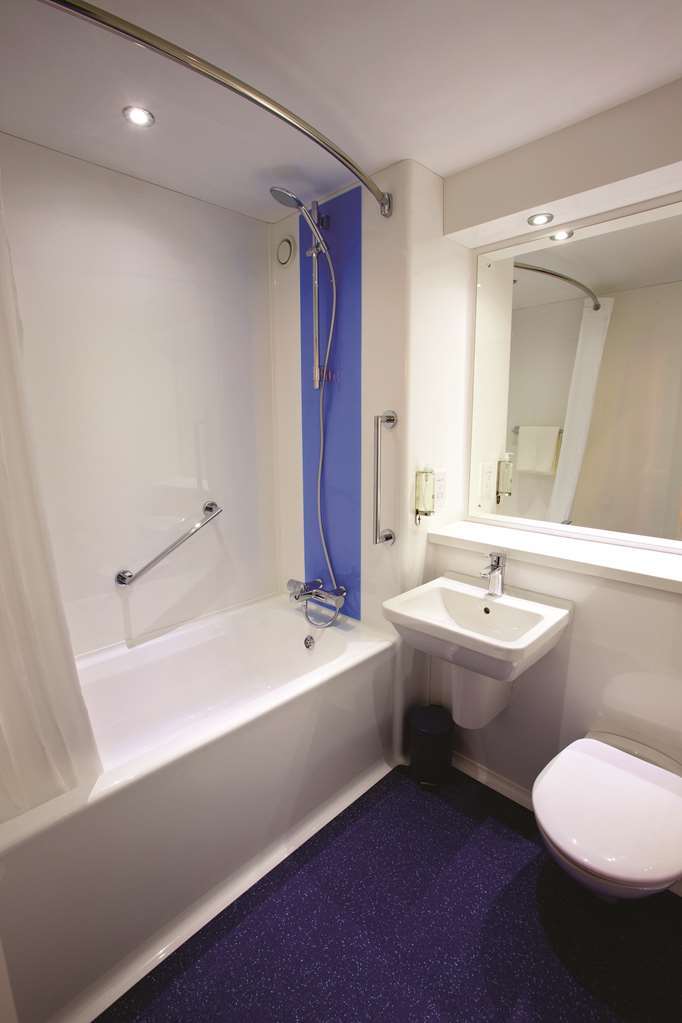 Travelodge Droitwich Szoba fotó
