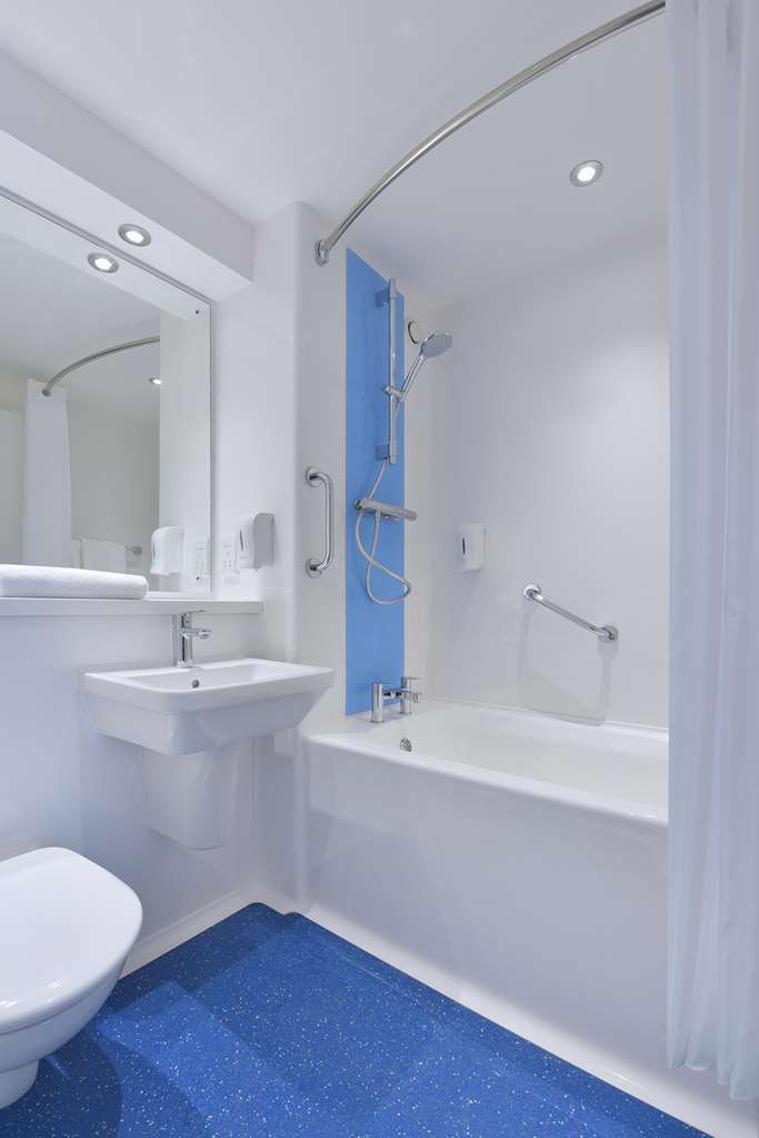 Travelodge Droitwich Szoba fotó